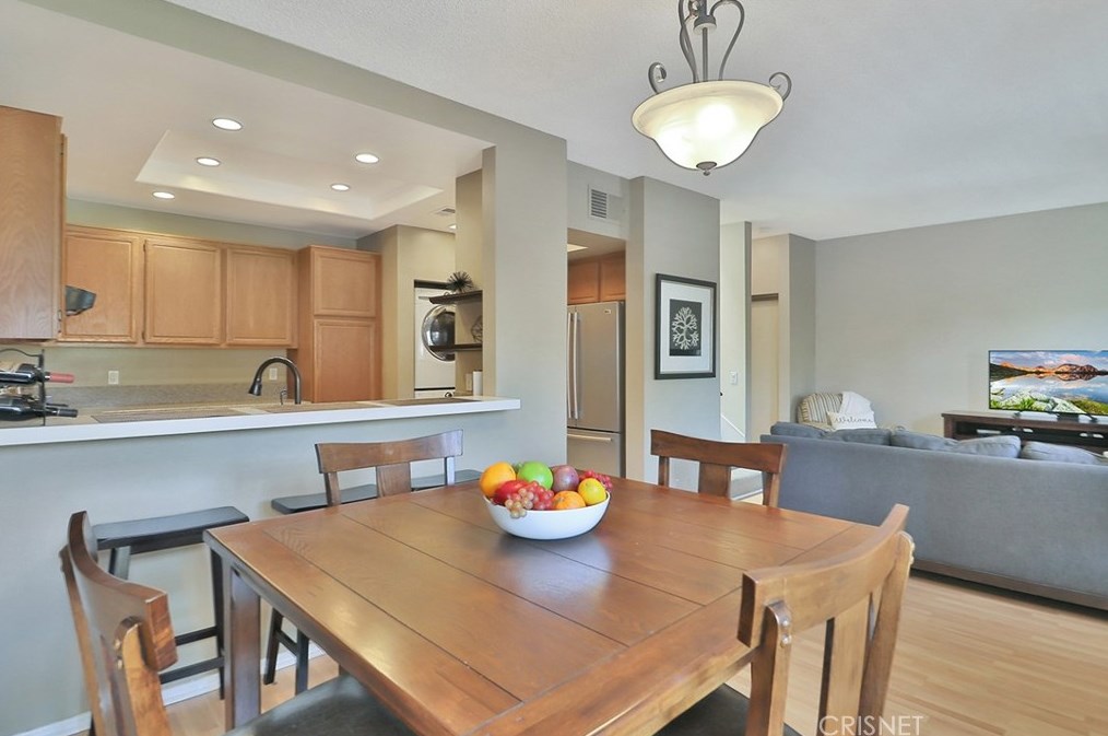 161 Mcafee Ct, Thousand Oaks CA 91360-2670 exterior