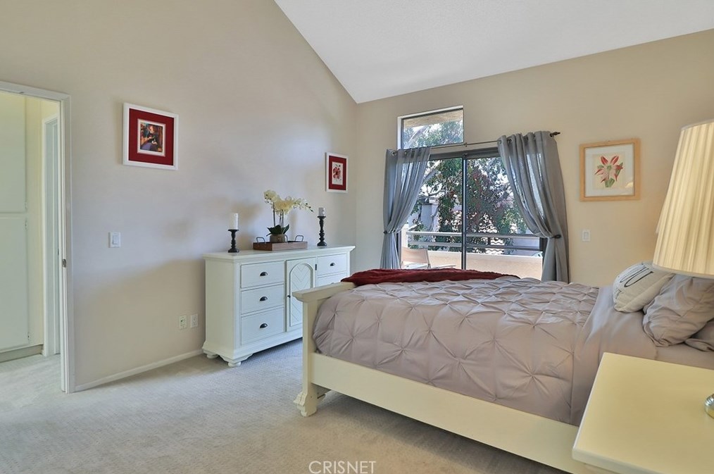 161 Mcafee Ct, Thousand Oaks CA 91360-2670 exterior