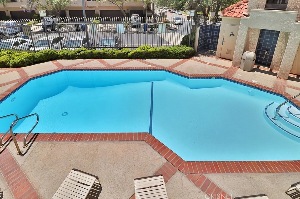 161 Mcafee Ct, Thousand Oaks CA 91360-2670 exterior