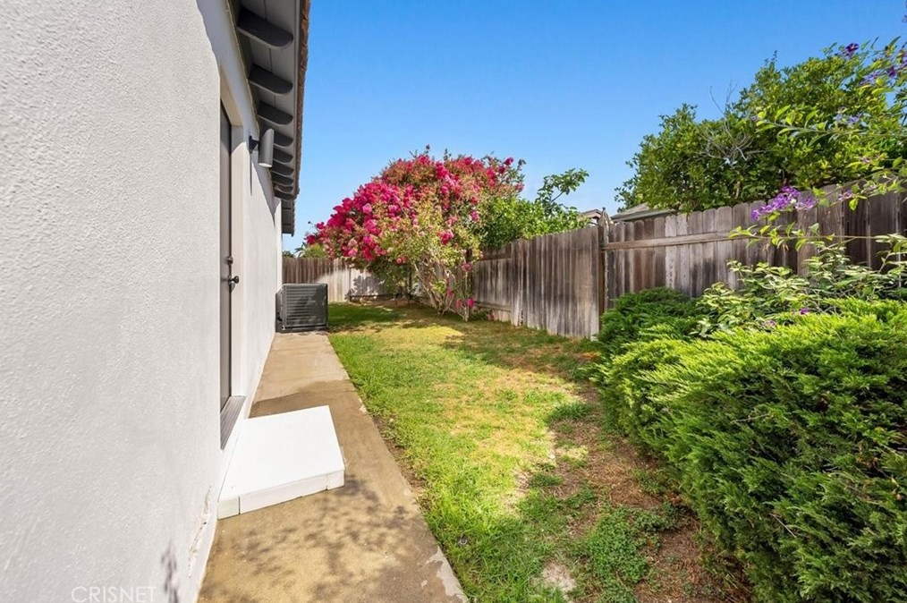 5120 Lindblade Dr, Los Angeles CA  90230-5944 exterior