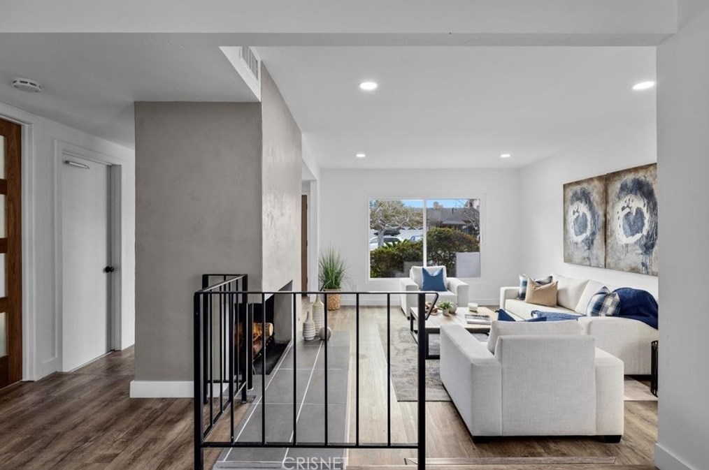 5120 Lindblade Dr, Los Angeles CA  90230-5944 exterior