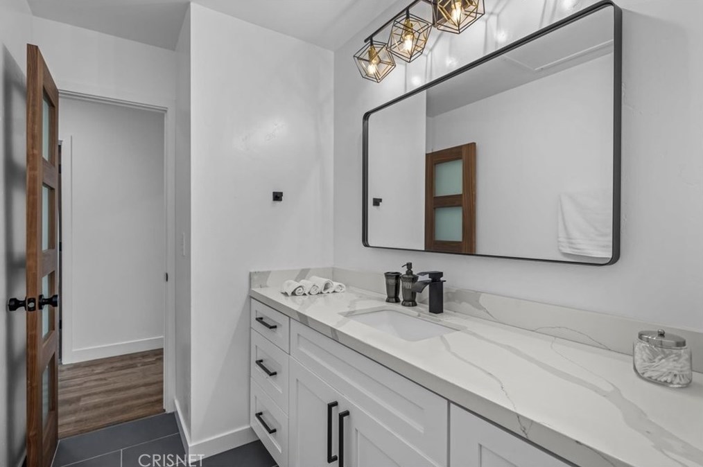 5120 Lindblade Dr, Los Angeles CA  90230-5944 exterior