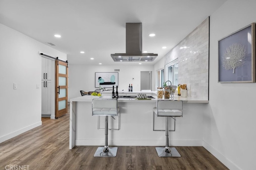 5120 Lindblade Dr, Los Angeles CA  90230-5944 exterior