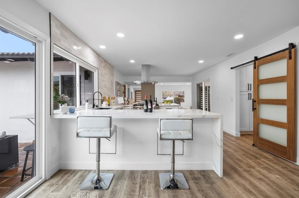 5120 Lindblade Dr, Los Angeles CA  90230-5944 exterior