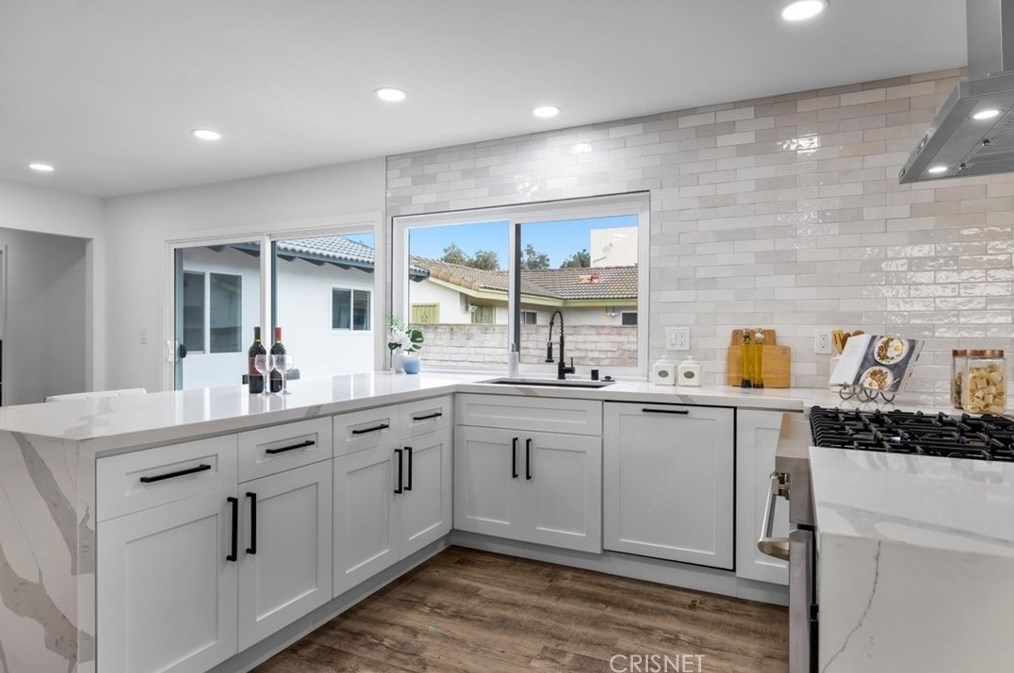5120 Lindblade Dr, Los Angeles CA  90230-5944 exterior