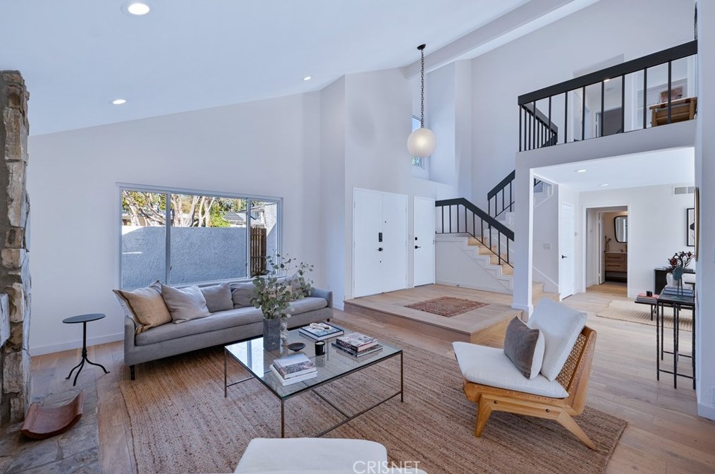 30510 Passageway Pl, Calabasas CA  91301-2033 exterior