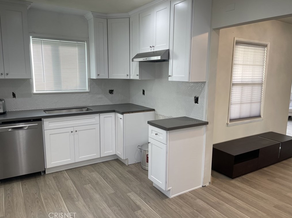 17921 Vanowen St, Los Angeles CA  91335-5637 exterior