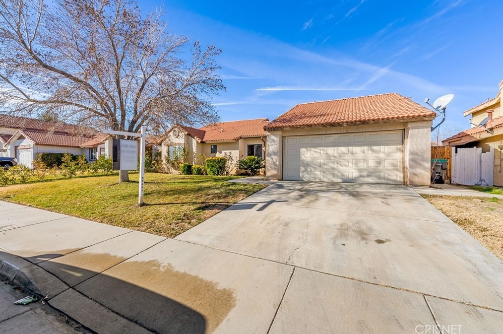 37735 Tackstem St, Palmdale CA  93552-3878 exterior