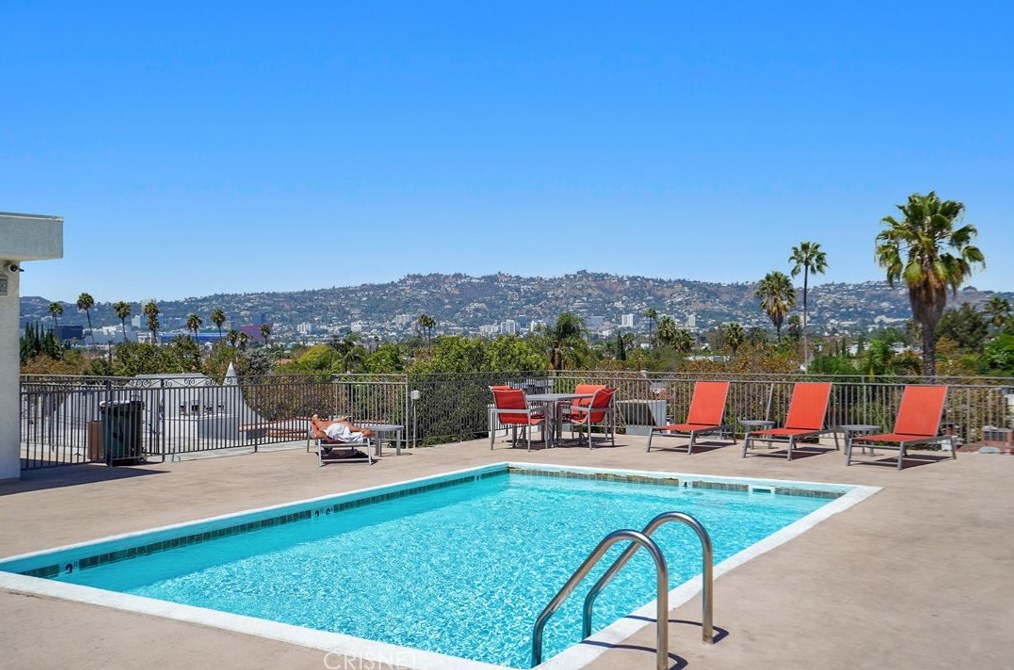 6151 Orange St, Los Angeles CA  90048-4857 exterior