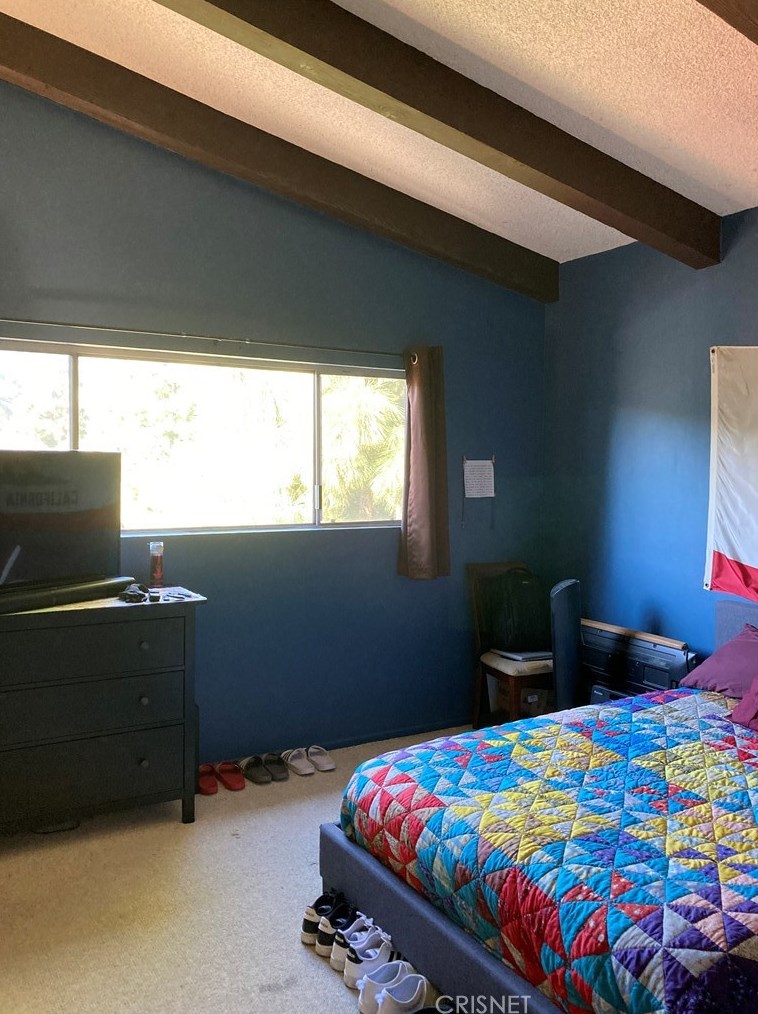 2700 Cahuenga Blvd, Los Angeles CA  90068-2126 exterior