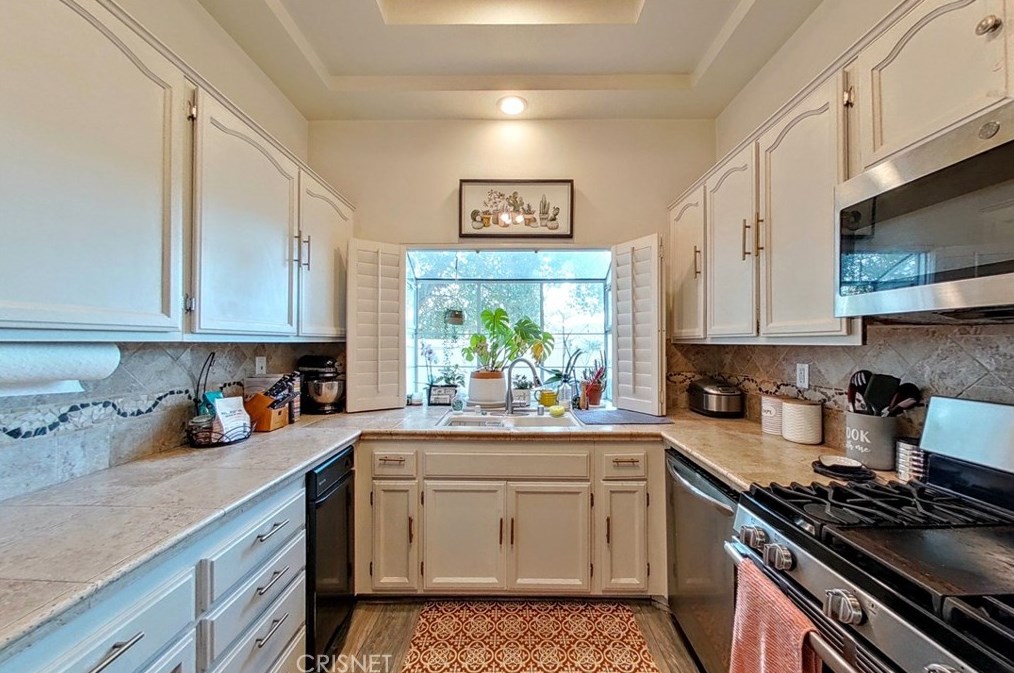 3107 Hillcrest Dr, Thousand Oaks CA  91362-3162 exterior