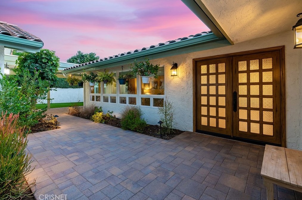 1485 Calle Yucca, Thousand Oaks CA  91360-2246 exterior