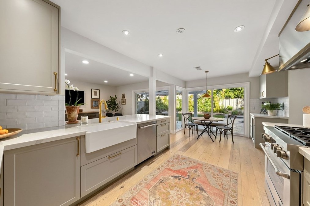 1692 Camberwell Pl, Thousand Oaks CA  91361-1507 exterior