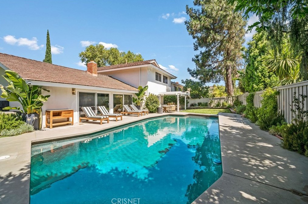 1692 Camberwell Pl, Thousand Oaks CA  91361-1507 exterior