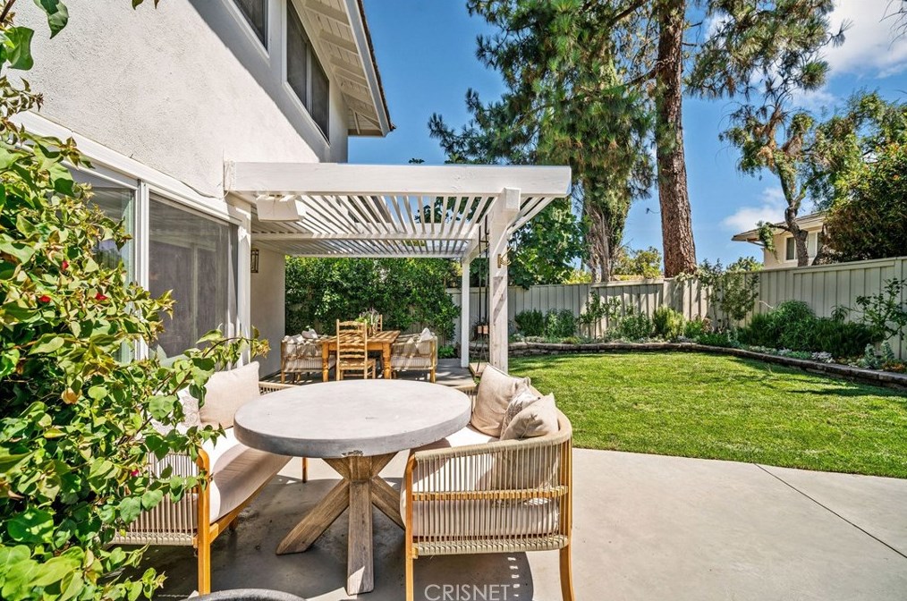 1692 Camberwell Pl, Thousand Oaks CA  91361-1507 exterior