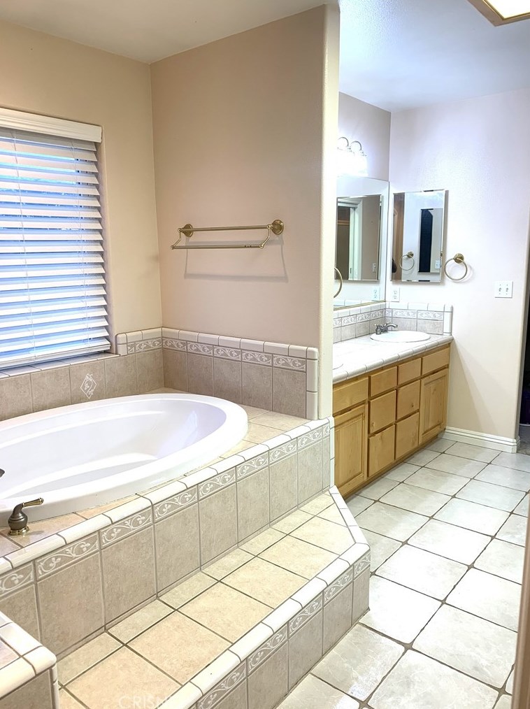 11150 Stuveling St, Hesperia CA  92344-0008 exterior