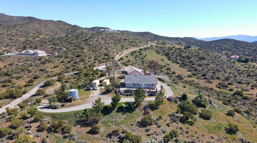 33350 Hubbard Rd, Acton CA  93510-1546 exterior