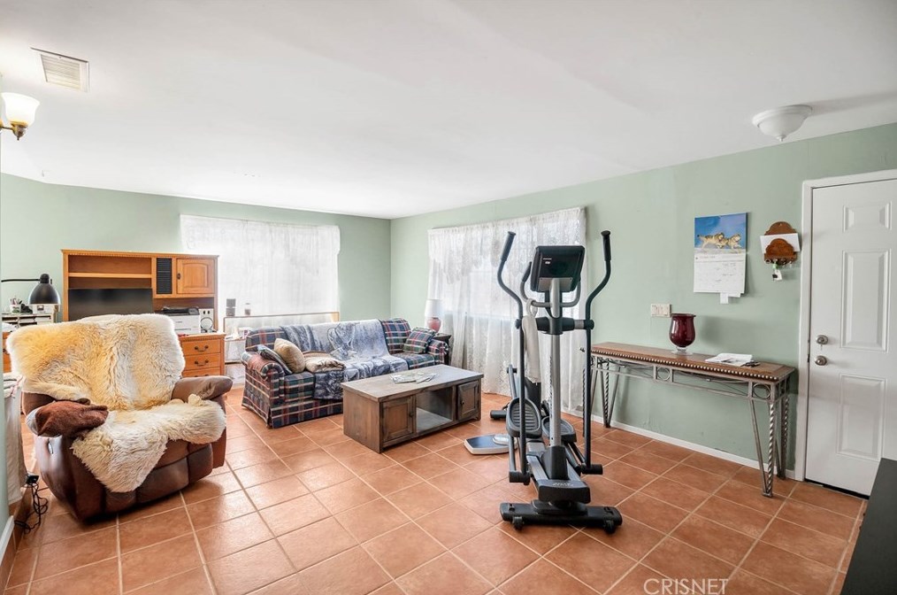 33350 Hubbard Rd, Acton CA  93510-1546 exterior