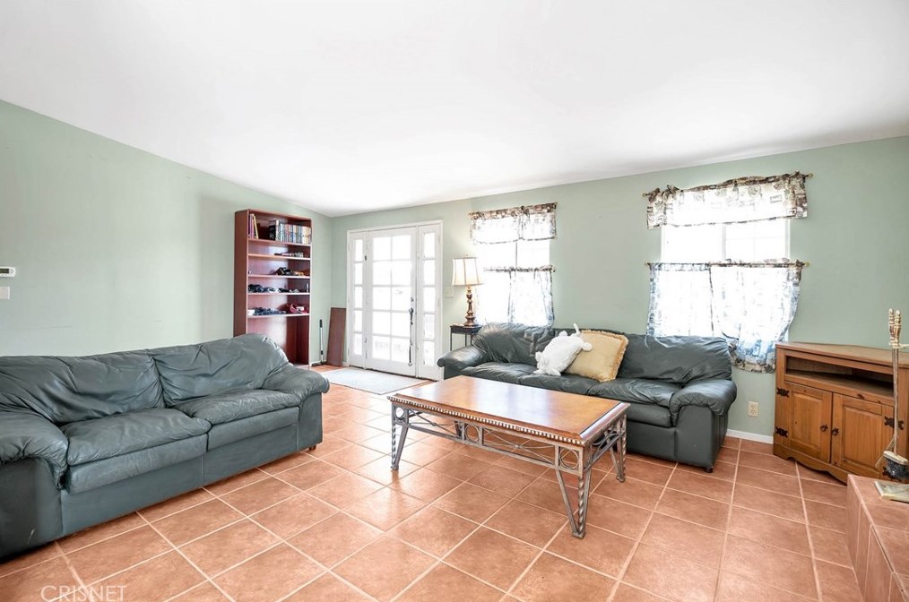 33350 Hubbard Rd, Acton CA  93510-1546 exterior