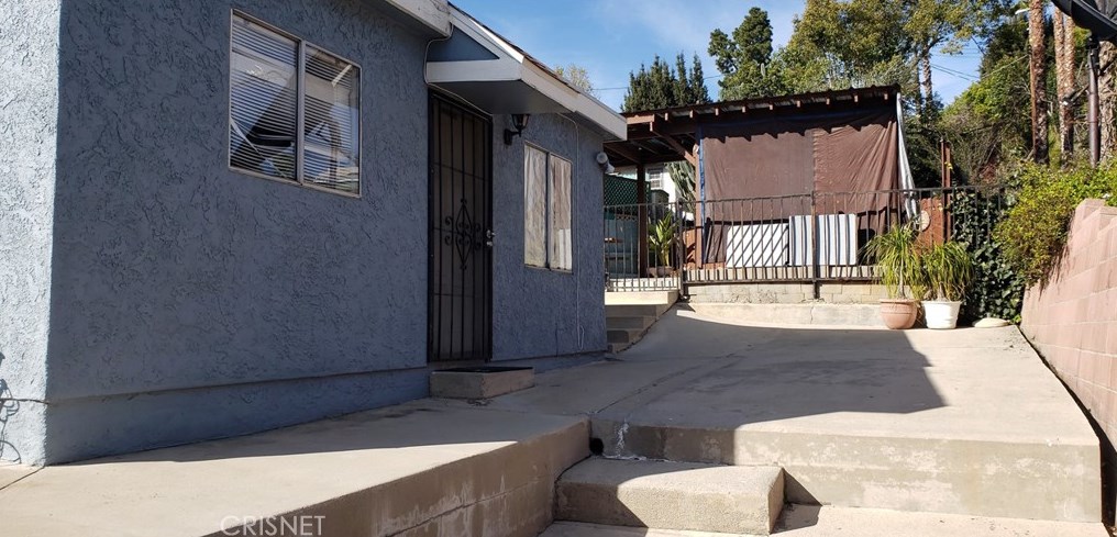 6273 Meridian St, Los Angeles CA  90042-2841 exterior
