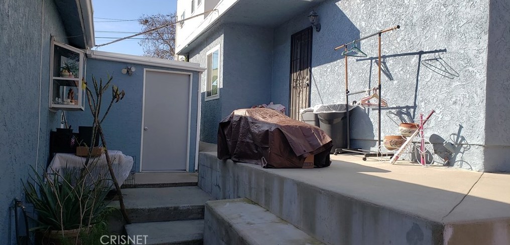 6273 Meridian St, Los Angeles CA  90042-2841 exterior