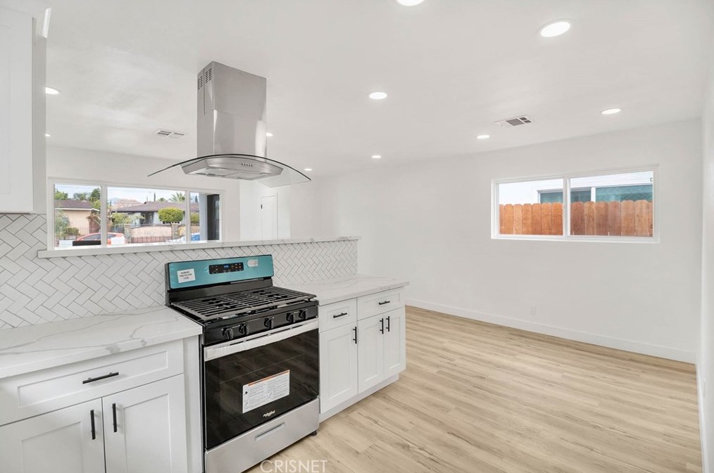 13170 Mercer St, Los Angeles CA  91331-2434 exterior