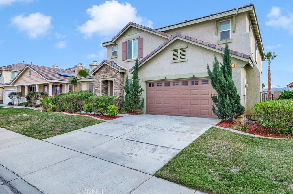 3332 Tournament Dr, Palmdale CA  93551-5629 exterior