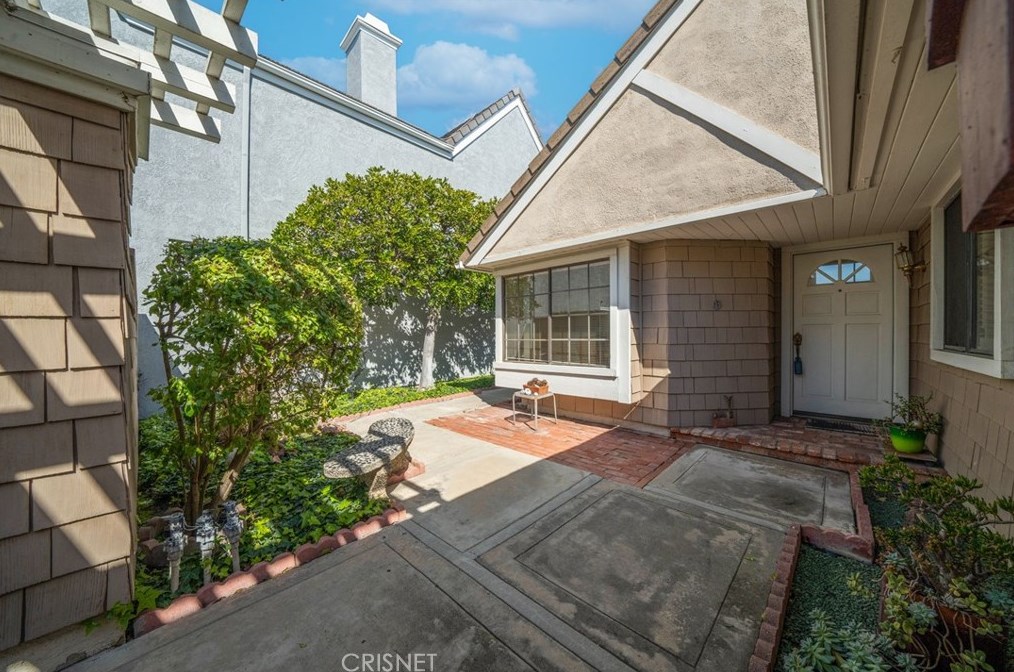 3446 Kings Ct, Costa Mesa CA  92626-1657 exterior