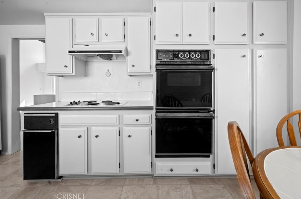 3446 Kings Ct, Costa Mesa CA  92626-1657 exterior