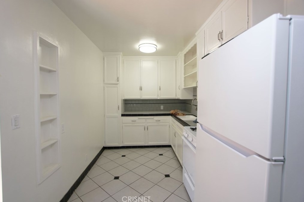 1646 Harvard, Los Angeles CA  90047-4232 exterior