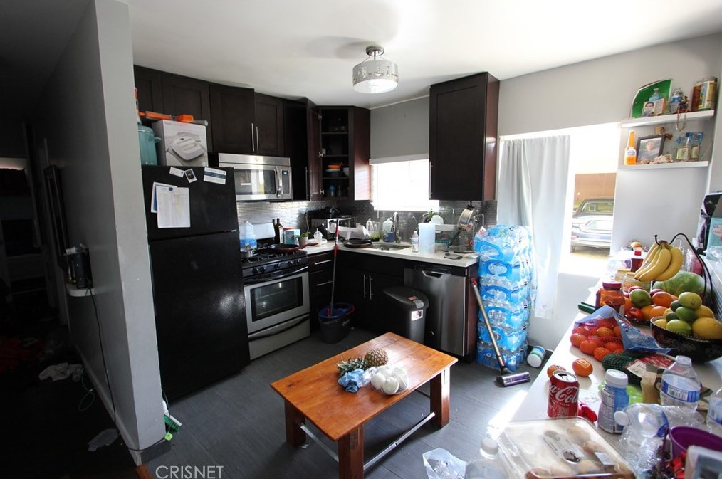 1646 Harvard, Los Angeles CA  90047-4232 exterior