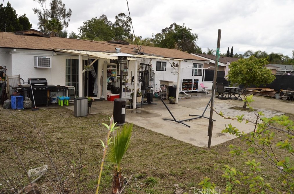 12857 Eustace St, Los Angeles CA  91331-1038 exterior