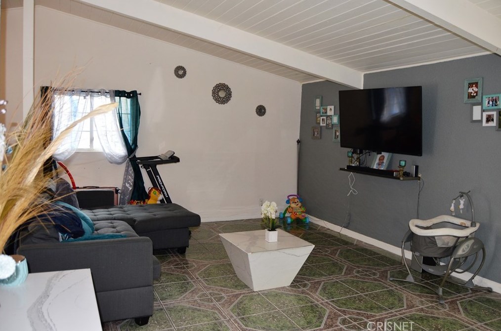 12857 Eustace St, Los Angeles CA  91331-1038 exterior