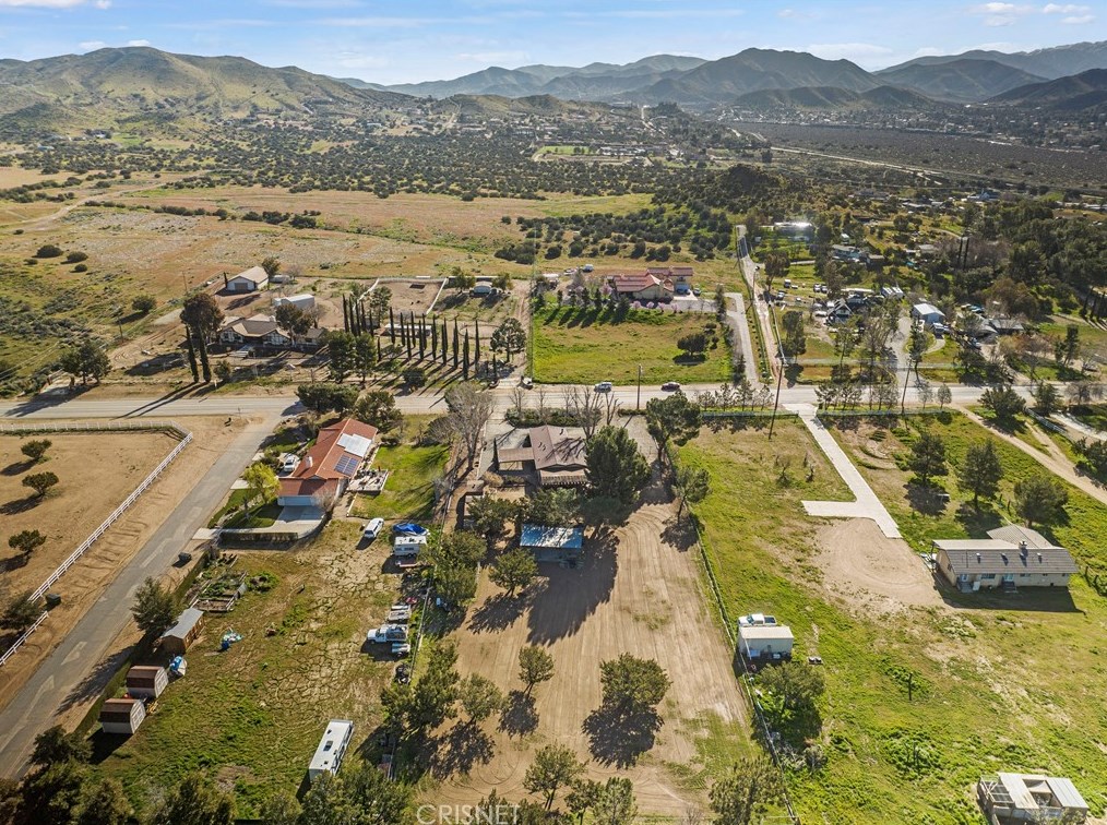 32501 Crown Vly Rd, Acton CA  93510-2619 exterior