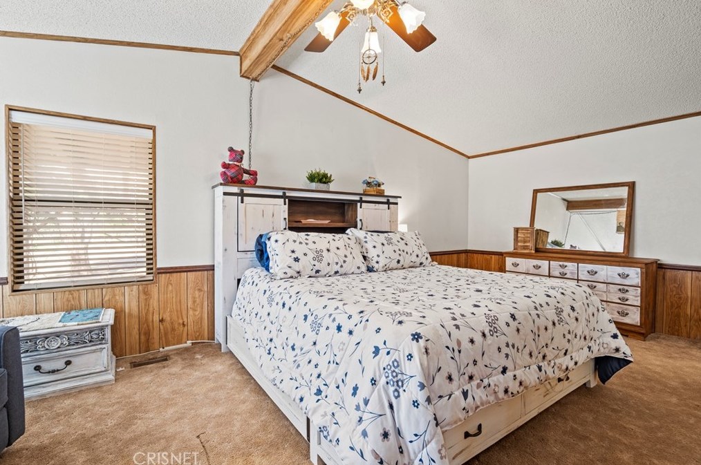 32501 Crown Vly Rd, Acton CA  93510-2619 exterior