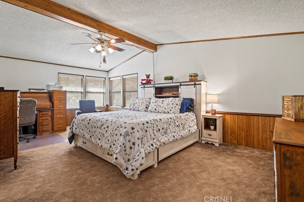 32501 Crown Vly Rd, Acton CA  93510-2619 exterior