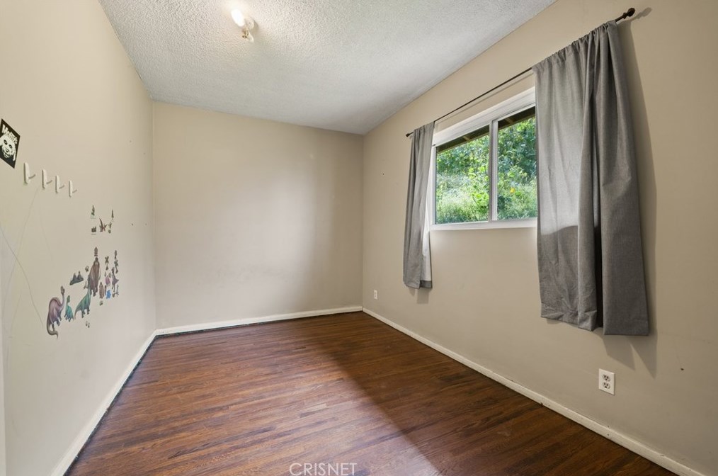 1346 Sutherland St, Los Angeles CA  90026-3434 exterior