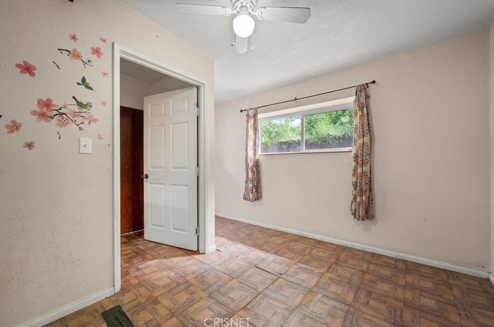 1346 Sutherland St, Los Angeles CA  90026-3434 exterior