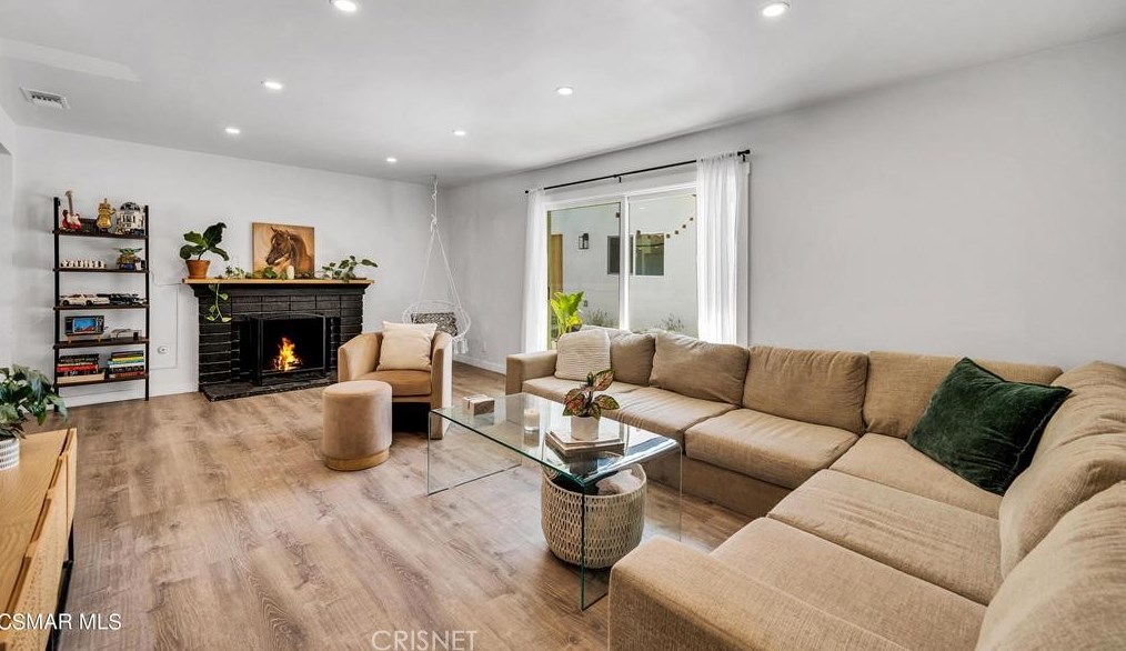 2863 Calle Quebracho, Thousand Oaks CA  91360-4509 exterior
