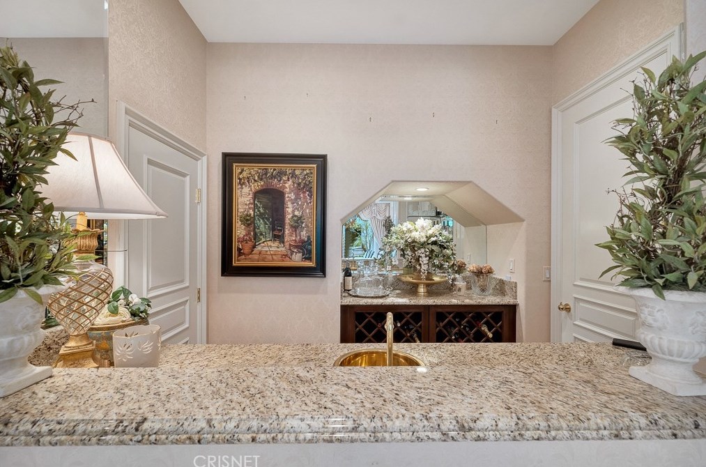 3719 Winford Dr, Los Angeles CA  91356-5810 exterior