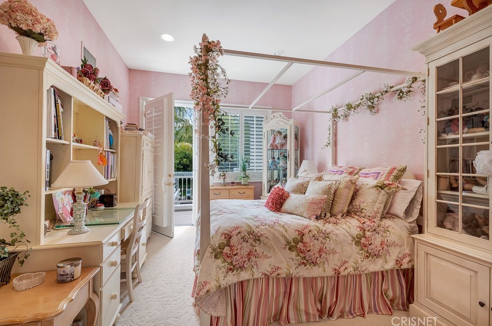 3719 Winford Dr, Los Angeles CA  91356-5810 exterior