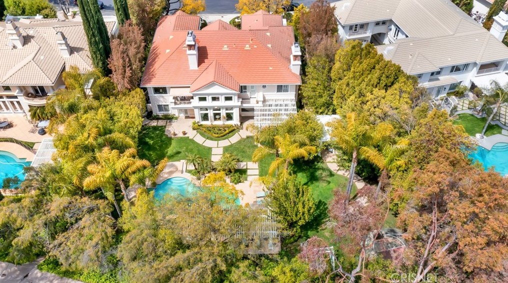 3719 Winford Dr, Los Angeles CA  91356-5810 exterior