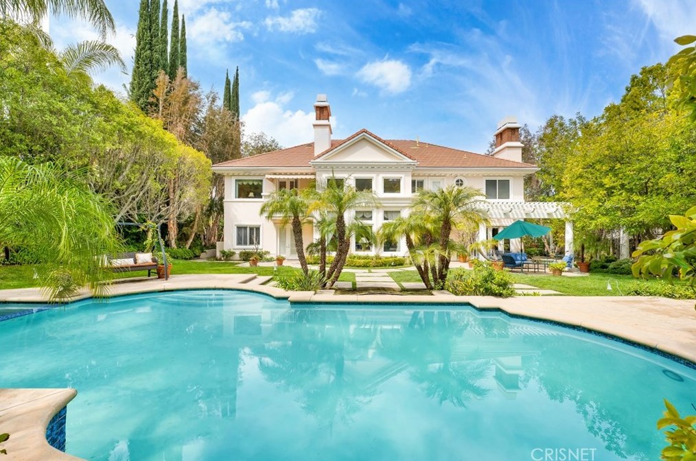 3719 Winford Dr, Los Angeles CA  91356-5810 exterior