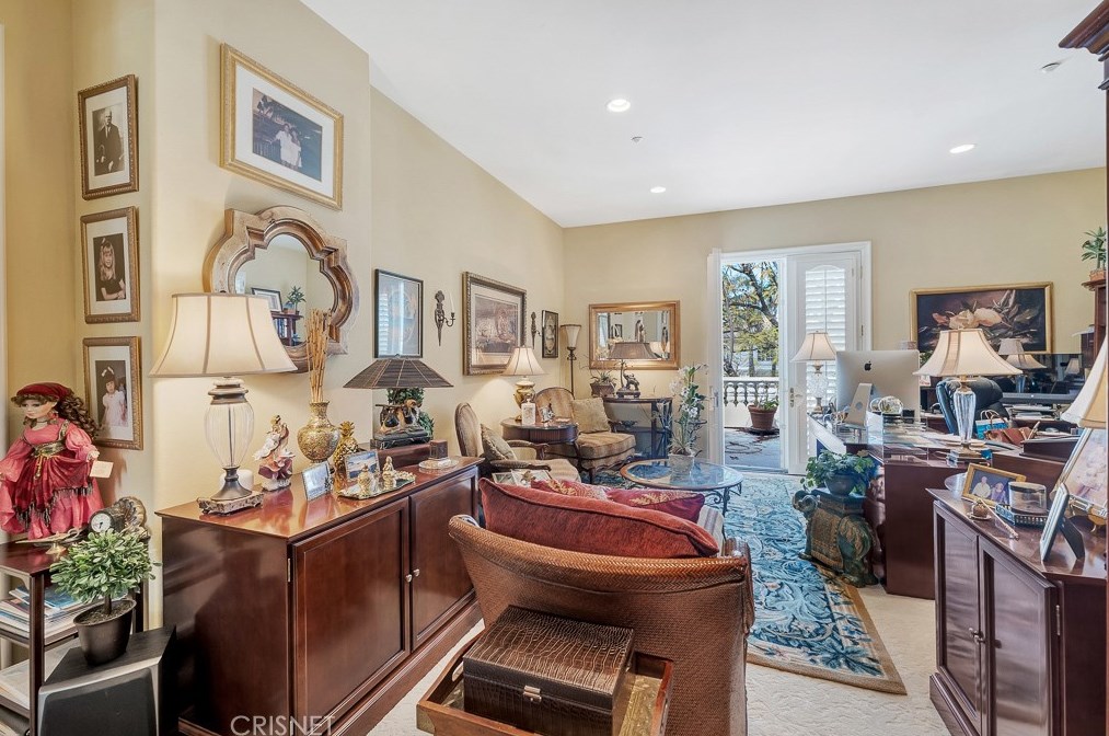 3719 Winford Dr, Los Angeles CA  91356-5810 exterior