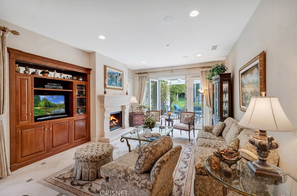 3719 Winford Dr, Los Angeles CA  91356-5810 exterior