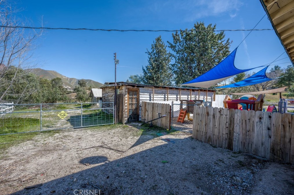 29100 Bootlegger Canyon Rd, Acton CA  93510-2204 exterior