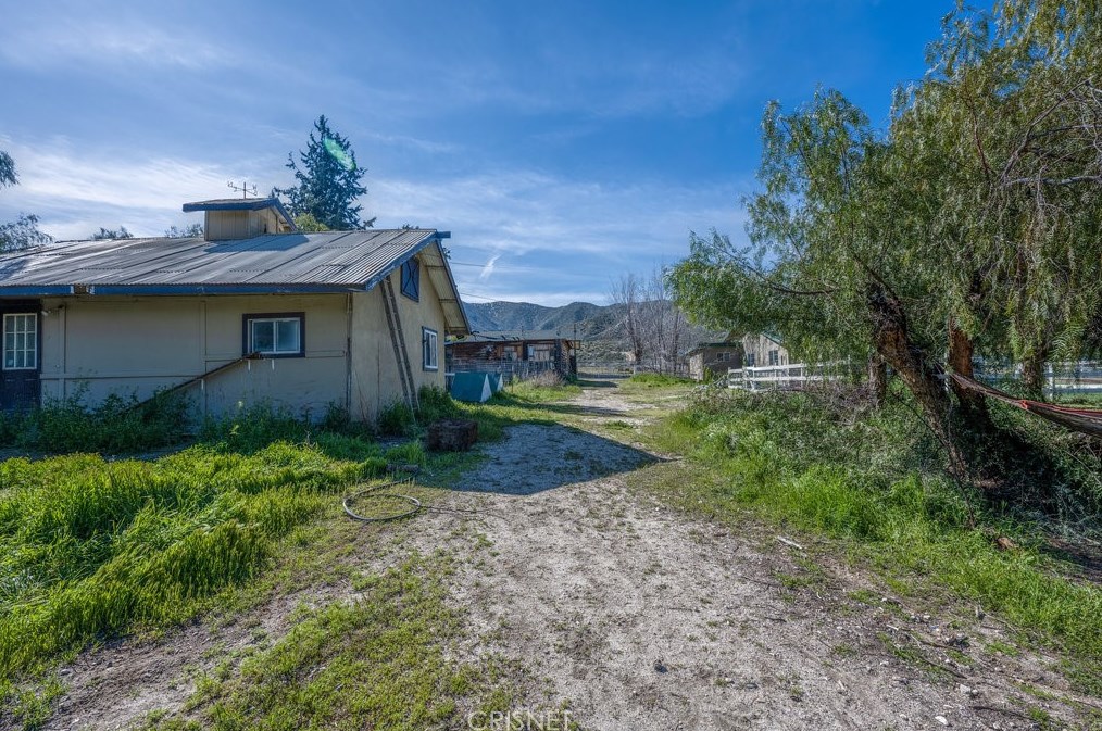 29100 Bootlegger Canyon Rd, Acton CA  93510-2204 exterior