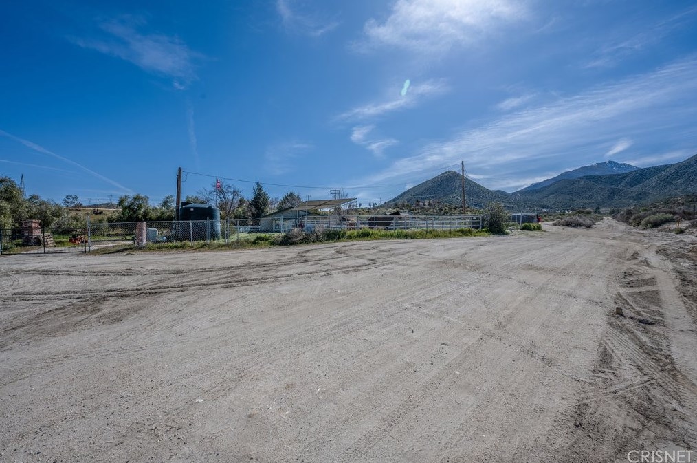 29100 Bootlegger Canyon Rd, Acton CA  93510-2204 exterior
