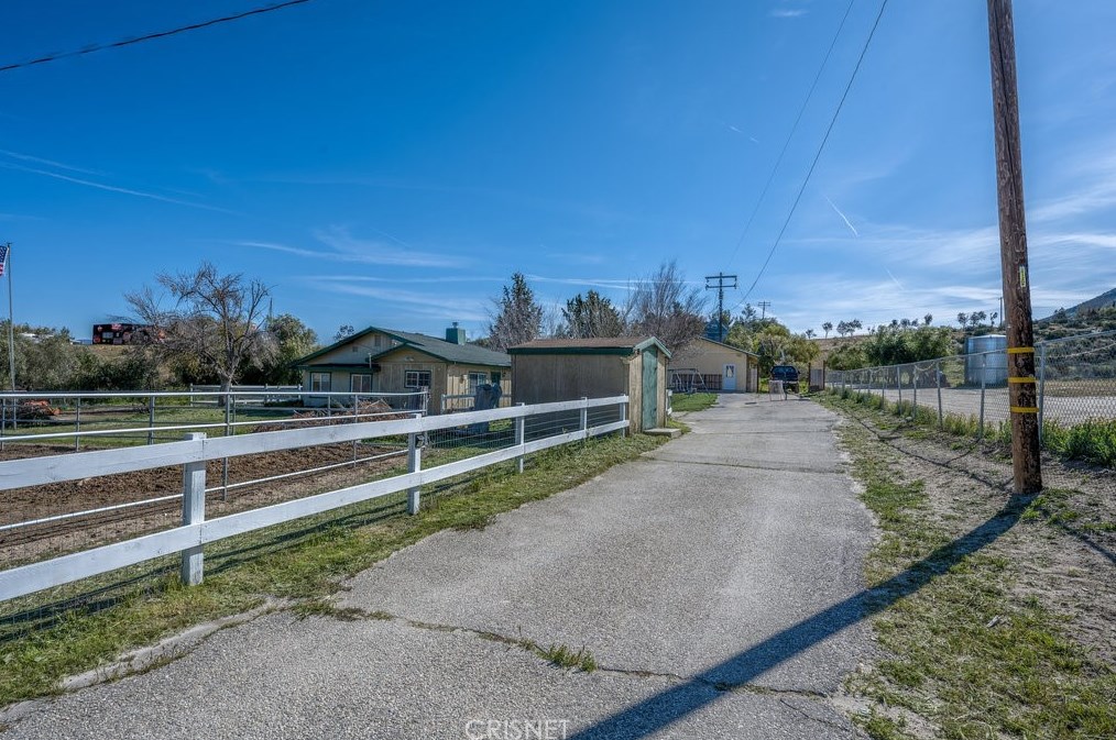 29100 Bootlegger Canyon Rd, Acton CA  93510-2204 exterior