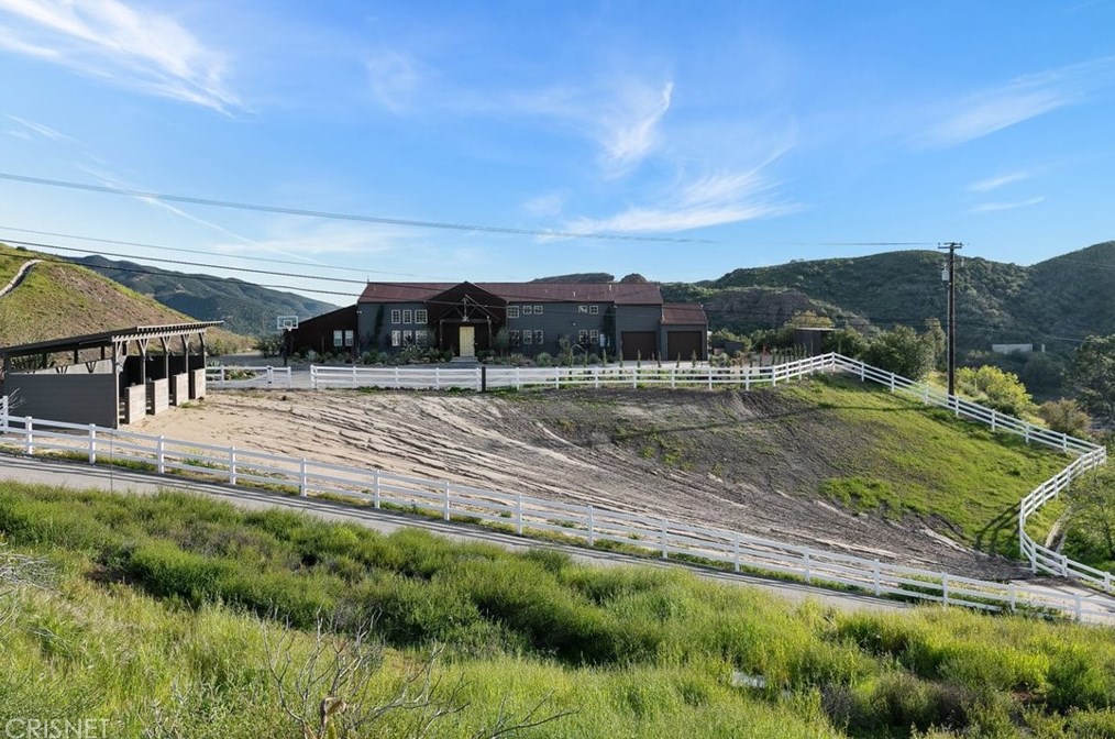 32194 Mulholland Hwy, Malibu CA  90265-2422 exterior